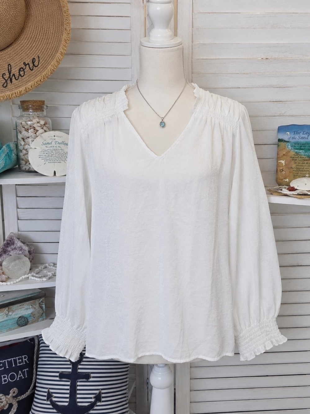 Cato Women’s White V-Neck Smocked Shoulder Blouse SZ L
